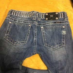 Miss Me Jeans: embellished Distressed Straight leg